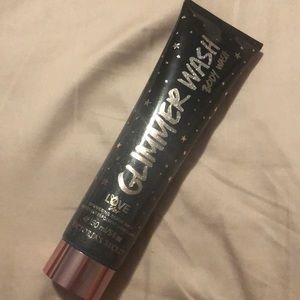 Victoria secret glimmer wash LOVE STAR